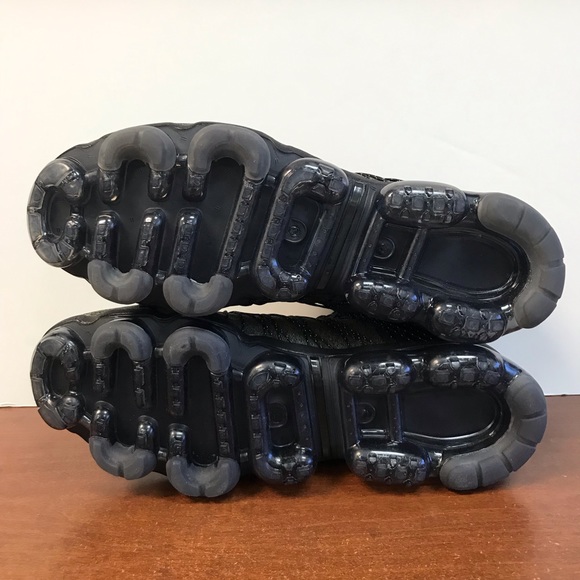 Nike Air Vapormax Run Utility Running Shoes - Picture 7 of 8